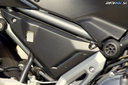 Pekný detajl - brzdovka aj chladiaca kvapalina pod jedným krytom - Kawasaki Z650 2017
